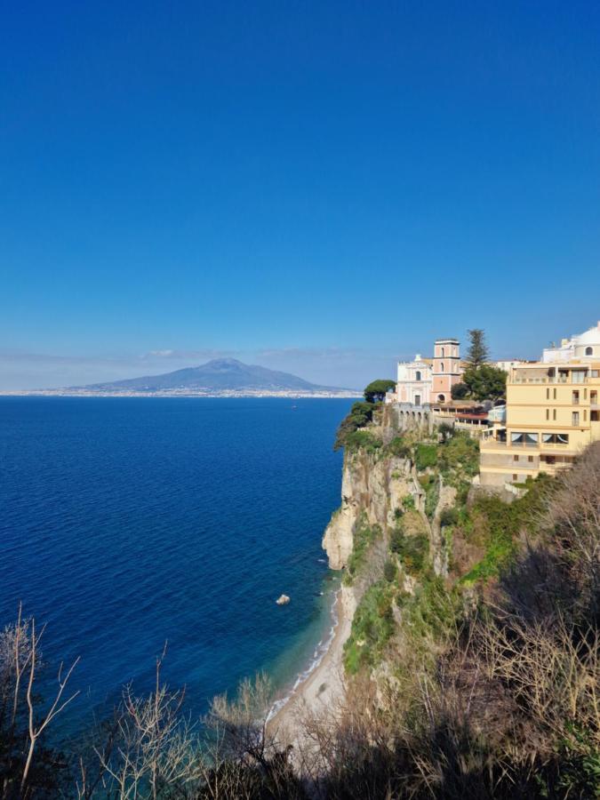 Savarese Luxury Palace Apartment Vico Equense Exterior foto