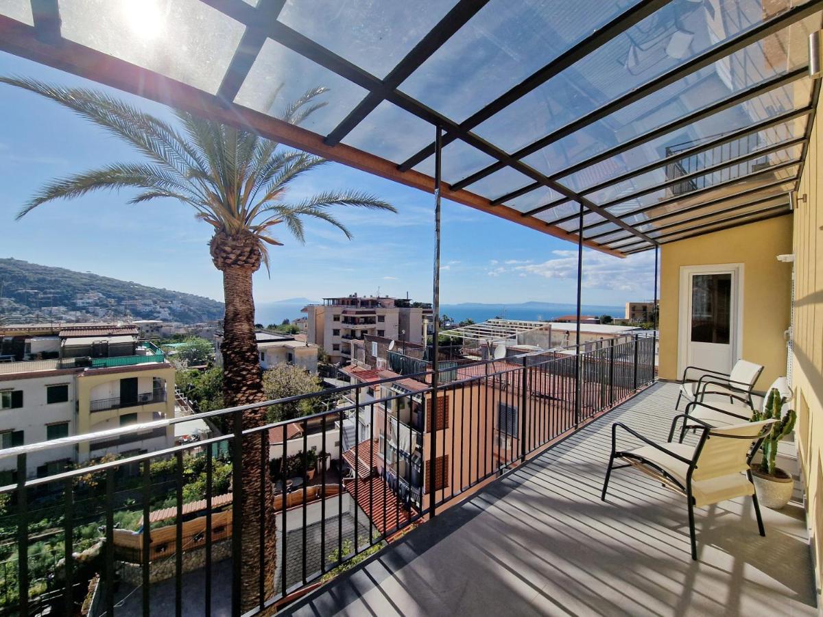 Savarese Luxury Palace Apartment Vico Equense Exterior foto