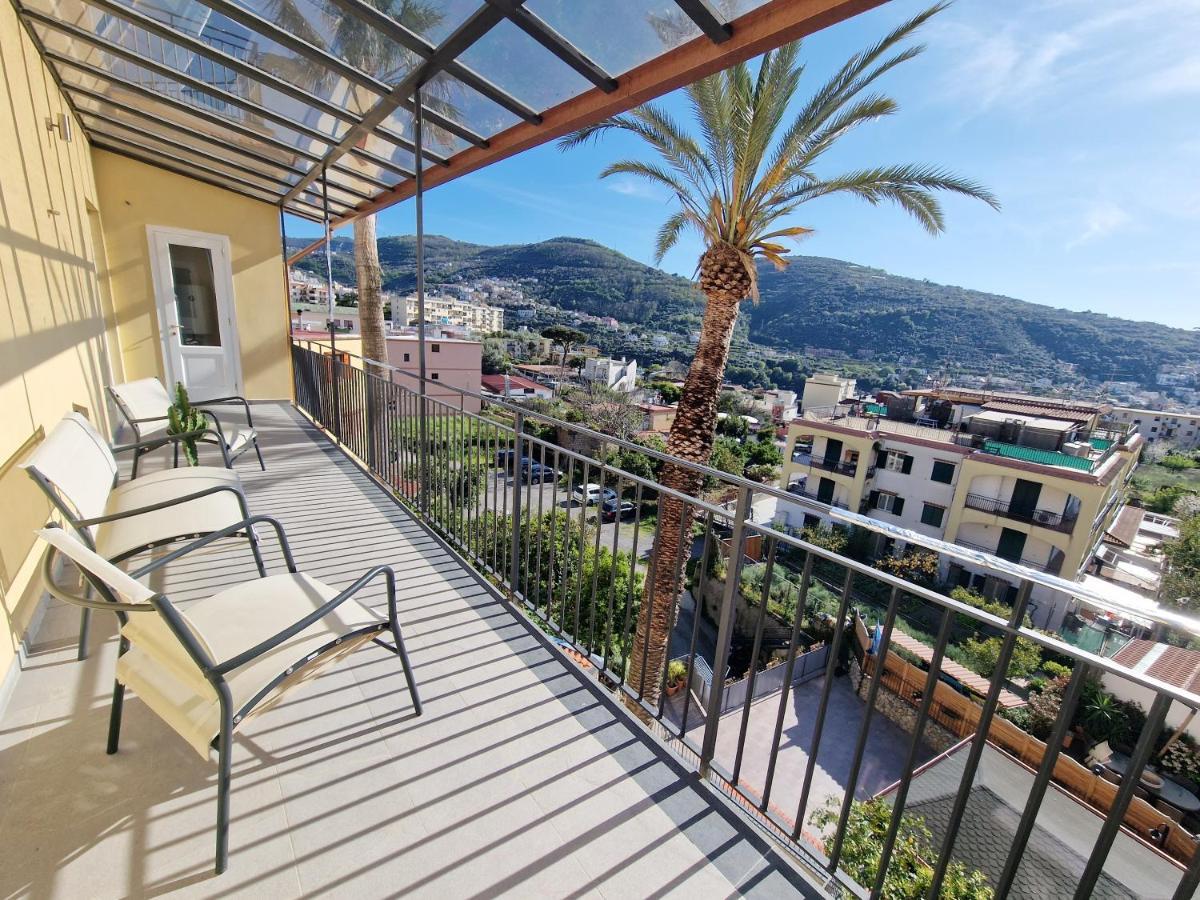 Savarese Luxury Palace Apartment Vico Equense Exterior foto